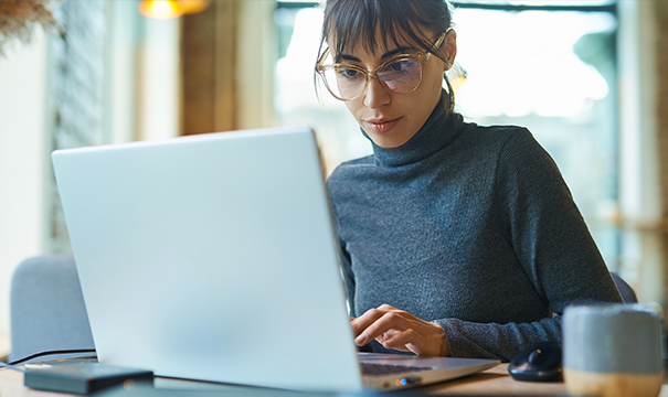 Global agierender PC-Hersteller generiert durch KI-unterstützten On-Device-Support jährlich...