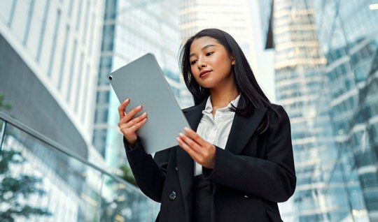 Digital Operations Innovation Playbook for Banking & Financial Services: Predictive,...